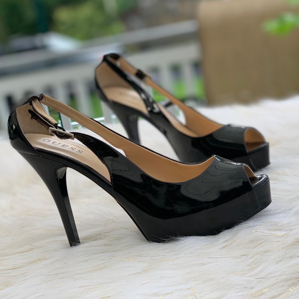 Guess the Hondo black heels size 9M